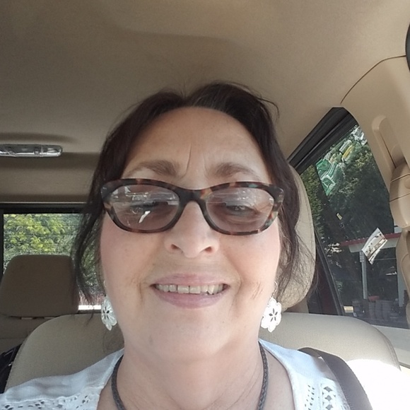 Meet your Posher, Jerrilea - Picture 2 of 2